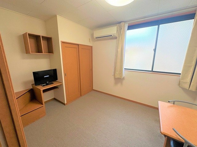 レオパレスリルト和田町の居間・リビング|同タイプ写真