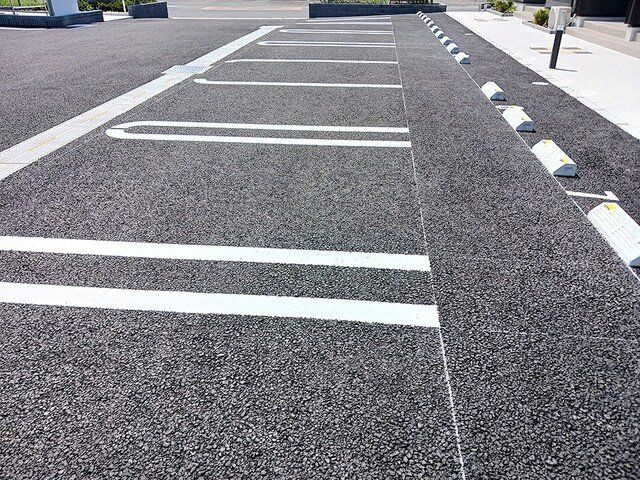 エルヴェの駐車場