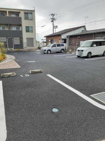 ルーセントⅢの駐車場