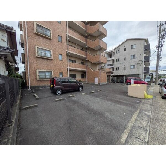 【駐車場】 | ロイヤルオタイ