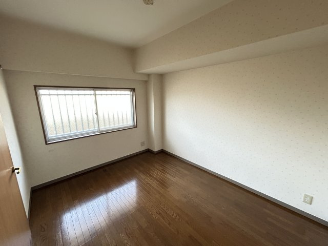 ソシア巽が丘の子供部屋|※別部屋同間取りのお写真となります。参考にご覧くださいませ。