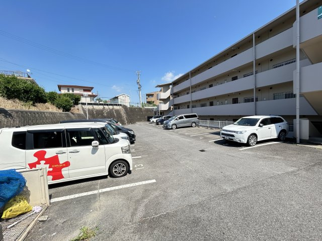 ソシア巽が丘の駐車場
