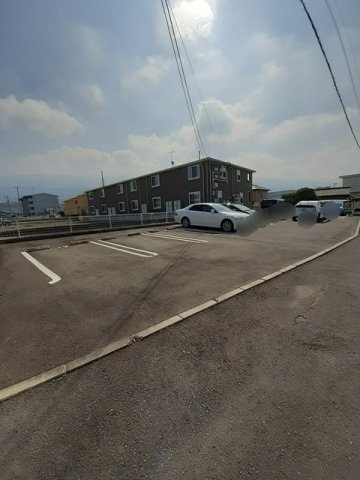 サニー・エンゼルの駐車場