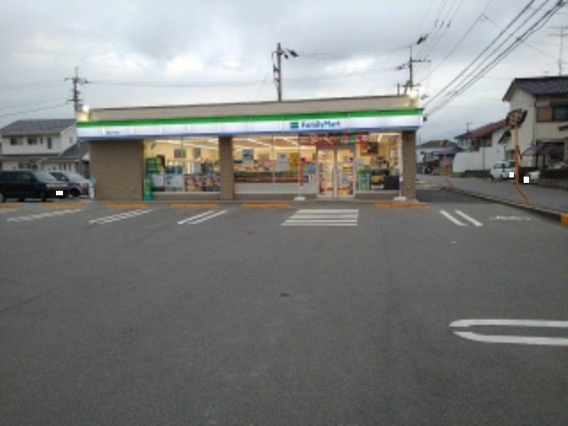 ベル・アンジュ　Ａの周辺|ファミリーマート新居浜宇高店様まで300m