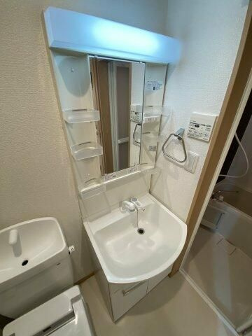 ベイルーム東白楽の洗面所