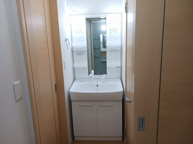 グレイスハナ　Ⅰの洗面所|コンパクトで使いやすい洗面所