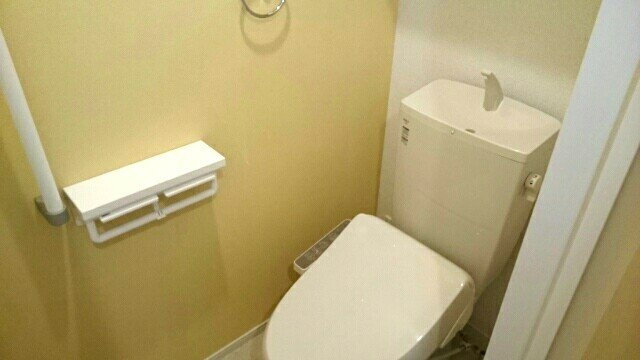ラ　フェリーチェ　Ｂのトイレ|落ち着いた色調のトイレです