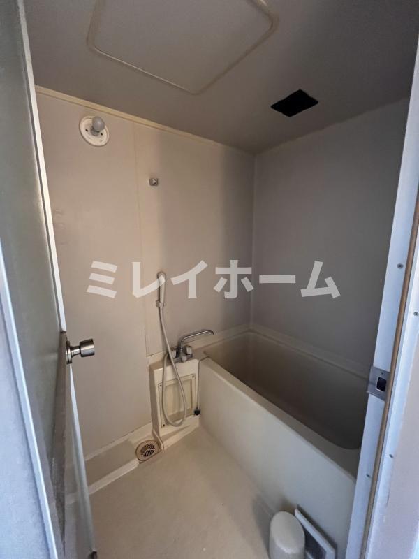 シャトレ山王ビルの浴室