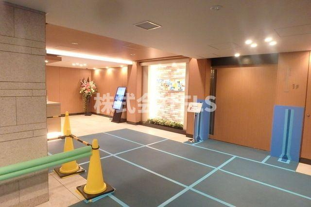 新宿区新宿６丁目の賃貸マンションのロビー