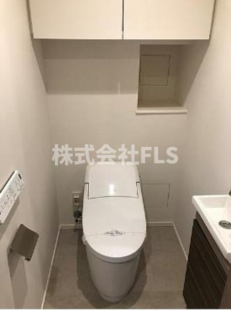新宿区新宿６丁目の賃貸マンションのトイレ