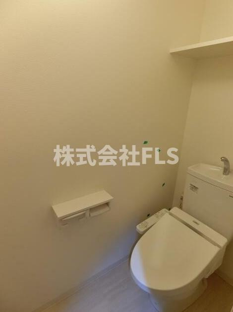 千代田区五番町の賃貸マンションのトイレ
