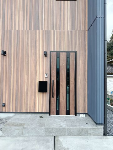 安佐北区深川7丁目 No.14の玄関|玄関ポーチ☆
屋根も付いており、雨が降っても濡れる心配はありません♪