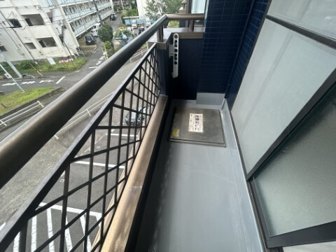 調布市染地３丁目の賃貸マンションのバルコニー