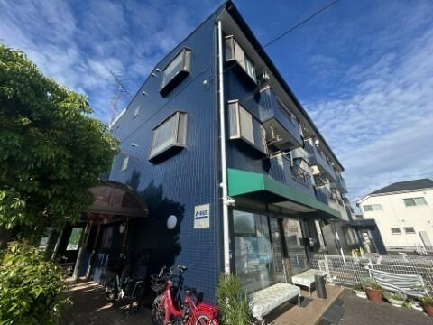 調布市染地３丁目の賃貸マンションのエントランス