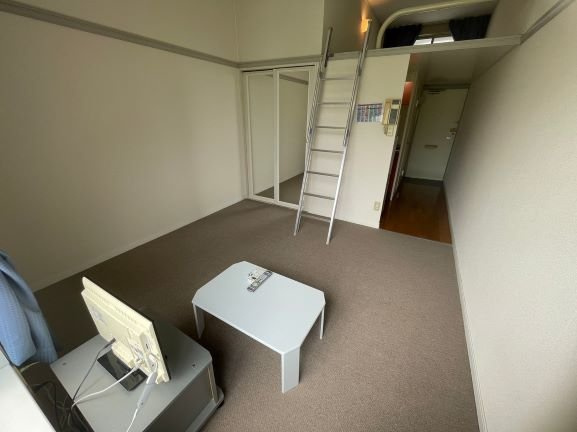 レオパレス須磨の森の寝室