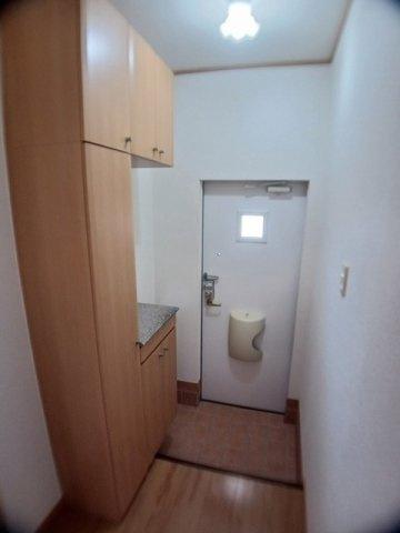 ルナ　エ　ステラＢの玄関