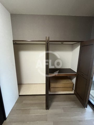 プリンスコート新高の収納|クローゼット