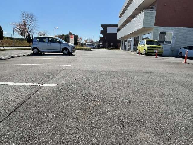 グランアコールⅡの駐車場