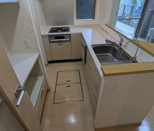 ライオンズシティ中野ファーストのキッチン|L字型カウンターキッチン