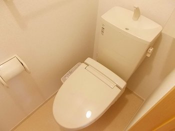 【トイレ】 | ドゥー・ファミーユⅡ | 落ち着いたトイレです
