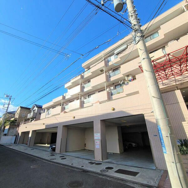 横浜市港南区下永谷６丁目の賃貸マンションの外観