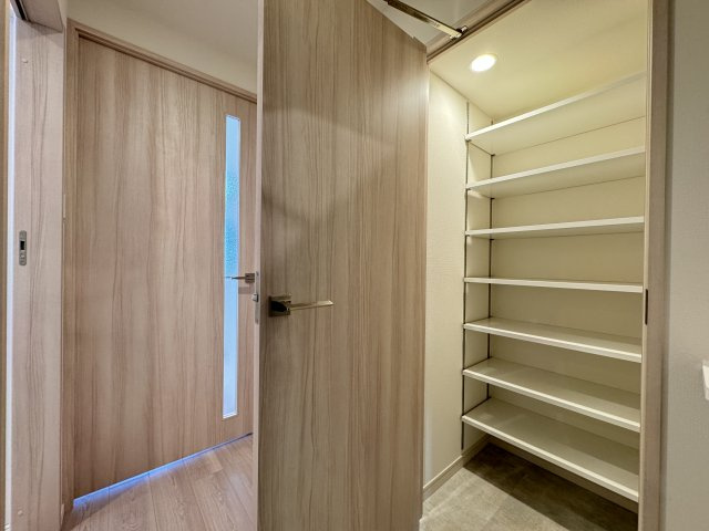 【玄関】 | スプランディッド難波キャトル