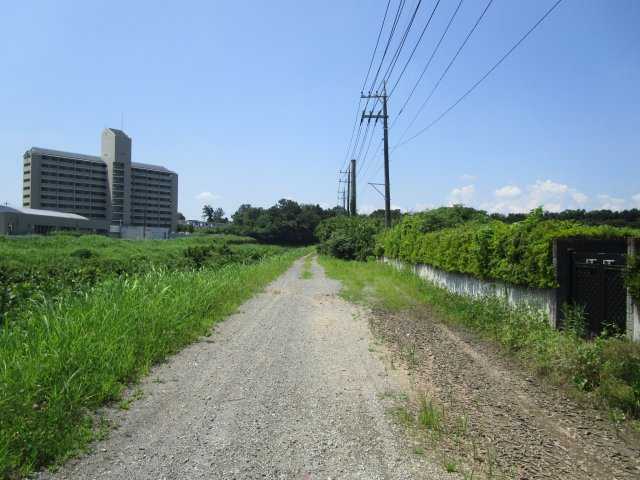東松山市市ノ川326-1畑　627坪の前面道路含む現地写真