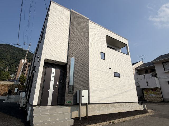 北九州市小倉北区霧ケ丘１丁目の一戸建ての外観