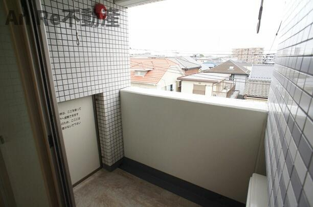 川口市東川口２丁目の賃貸マンションのバルコニー
