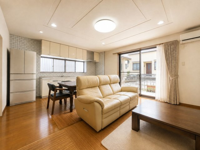 津福本町戸建の居間・リビング|家財等を消去したCG加工画像です