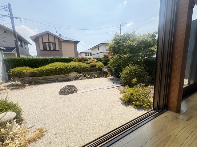 津福本町戸建の庭