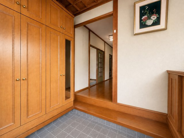 津福本町戸建の玄関|家財等を消去したCG加工画像です