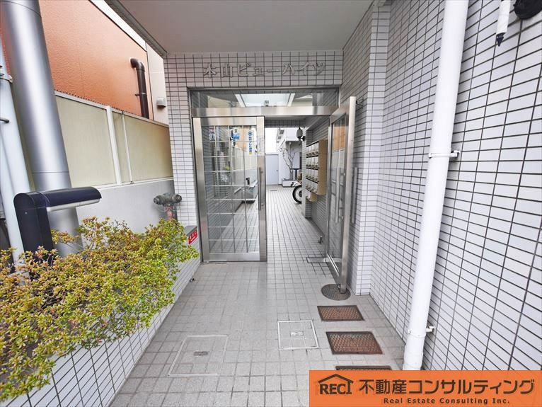 本山ビューハイツの玄関