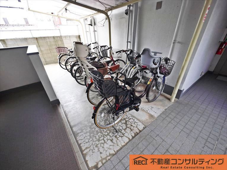 本山ビューハイツの駐輪場