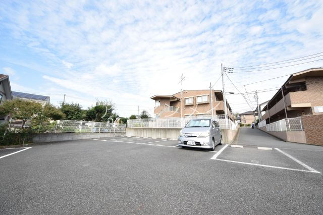 【駐車場】 | サンヒルズ白百合B | 敷地内駐車場！