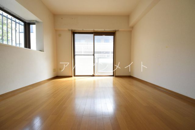 【寝室】 | サンヒルズ白百合B | ゆとりの広さです
