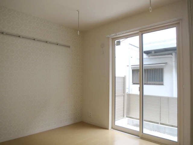 フォルテーヌⅤの寝室|4.5帖の洋室。壁面が可愛らしいです(＾◇＾)