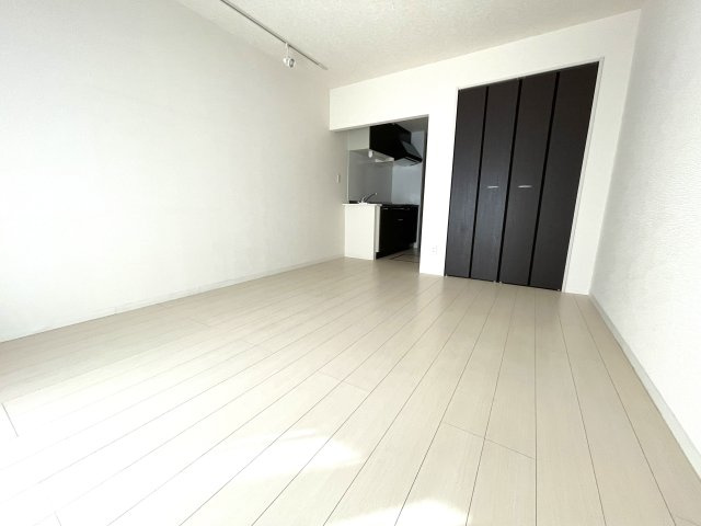 久喜市本町２丁目のアパートの居間・リビング