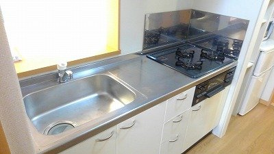 【キッチン】 | レオパレスアイコート川南 | 備品や設備仕様は号室等により異なります現地をご確認下さい。