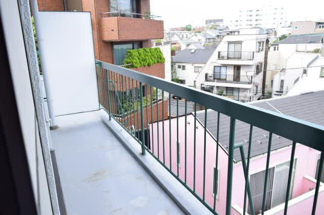 アパートメントカヤ田園調布のバルコニー