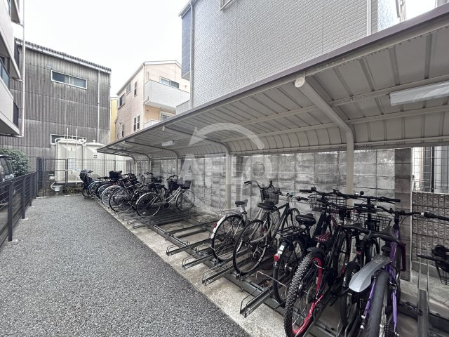 ハルフィー江坂の設備|駐輪場