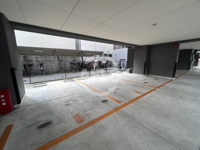 ハルフィー江坂の駐車場|駐車場