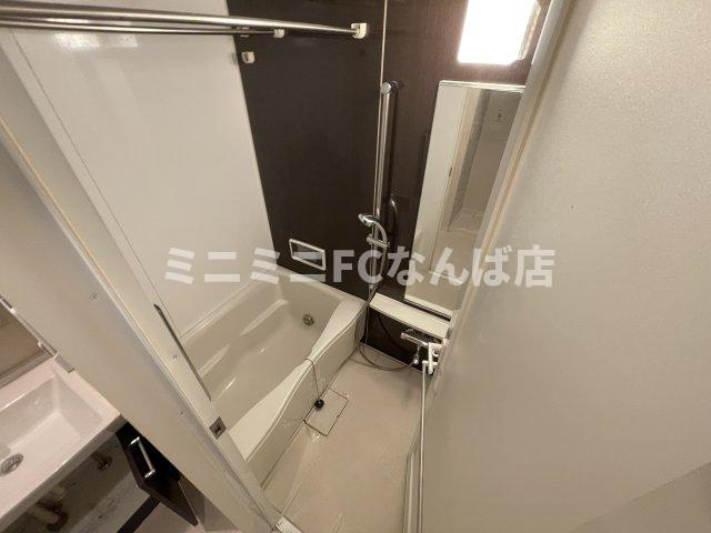 レジェンドール心斎橋EASTの浴室