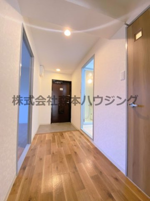 【内装】 | 　プランドールマツカワ | ※同タイプ別室の写真となります。
　設備内容や色調など相違がある場合は実際のお部屋の現状優先となります。