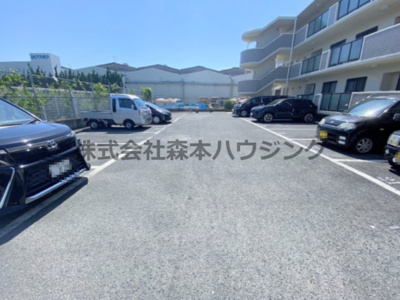 【駐車場】 | 　プランドールマツカワ | 駐車場があるので、車を買う予定の方も安心です