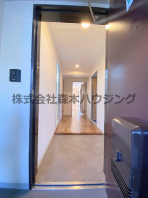 【内装】 | 　プランドールマツカワ | ※同タイプ別室の写真となります。
　設備内容や色調など相違がある場合は実際のお部屋の現状優先となります。
