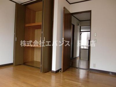 【洋室】 | コーポ千歳 | 広々とした洋室です