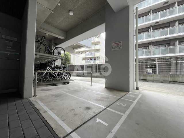 ライブガーデン新大阪のその他|バイク置き場