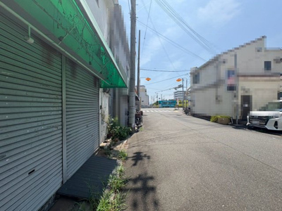 【前面道路含む現地写真】 | 南半町西１丁　売土地 | 【お客様第一主義】定休日でもお客様の御都合に合わせてスタッフが代休等を頂きながら対応致します♪