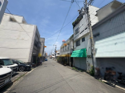 【前面道路含む現地写真】 | 南半町西１丁　売土地 | 周辺にはスーパーや薬局など、商業施設がそろっていますよ！とても住みやすい環境です